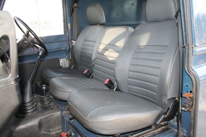 Land Rover Defender 2.5 90 200 tdI Four Wheel Drive Diesel blue