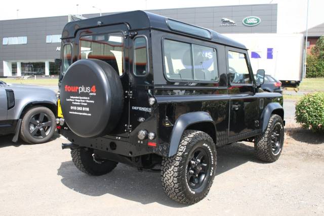 2010 Land Rover Defender 2.4 XS Station Wagon TDCi